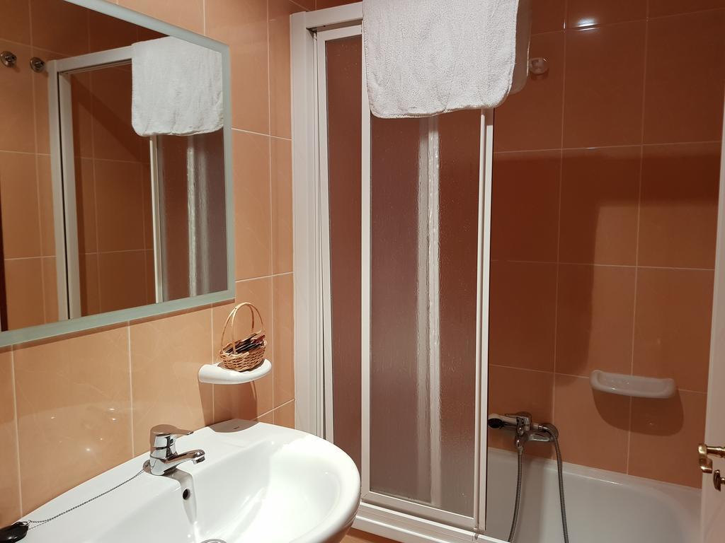 Pension Santos Vimianzo Экстерьер фото